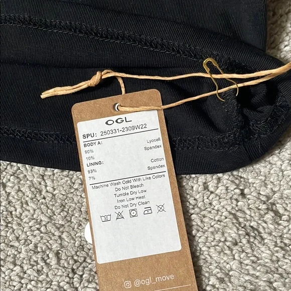 NWT | OGL Brami Black Fitted Sleeveless Crop Camisole w/Built in Bra - Picture 3 of 14